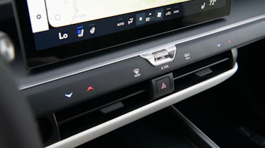 Lexus ES - centre console