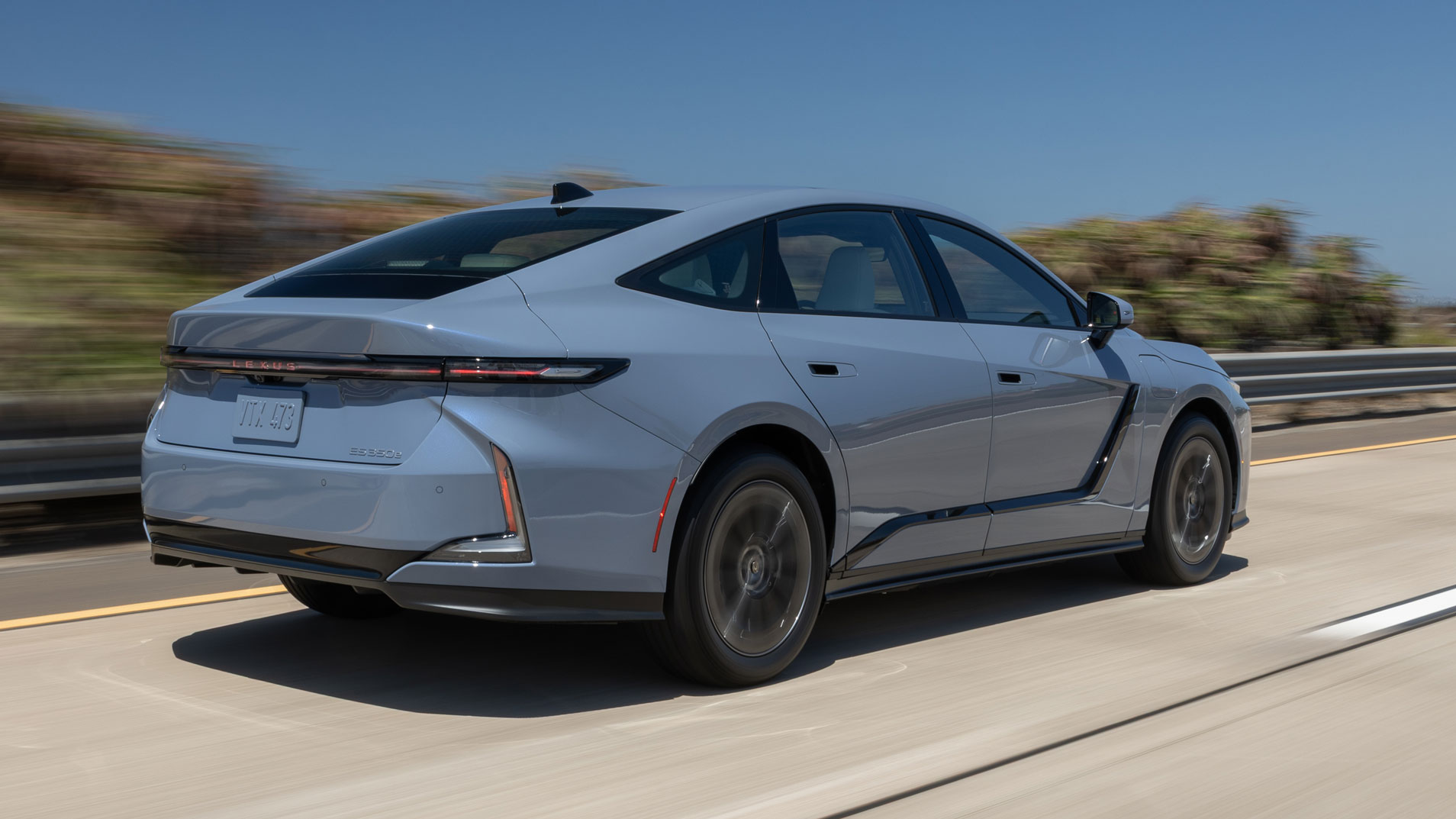 Lexus ES - rear