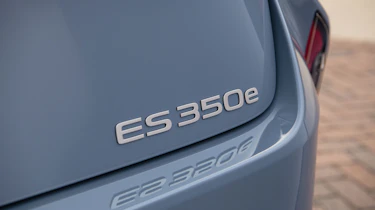 Lexus ES - rear badge