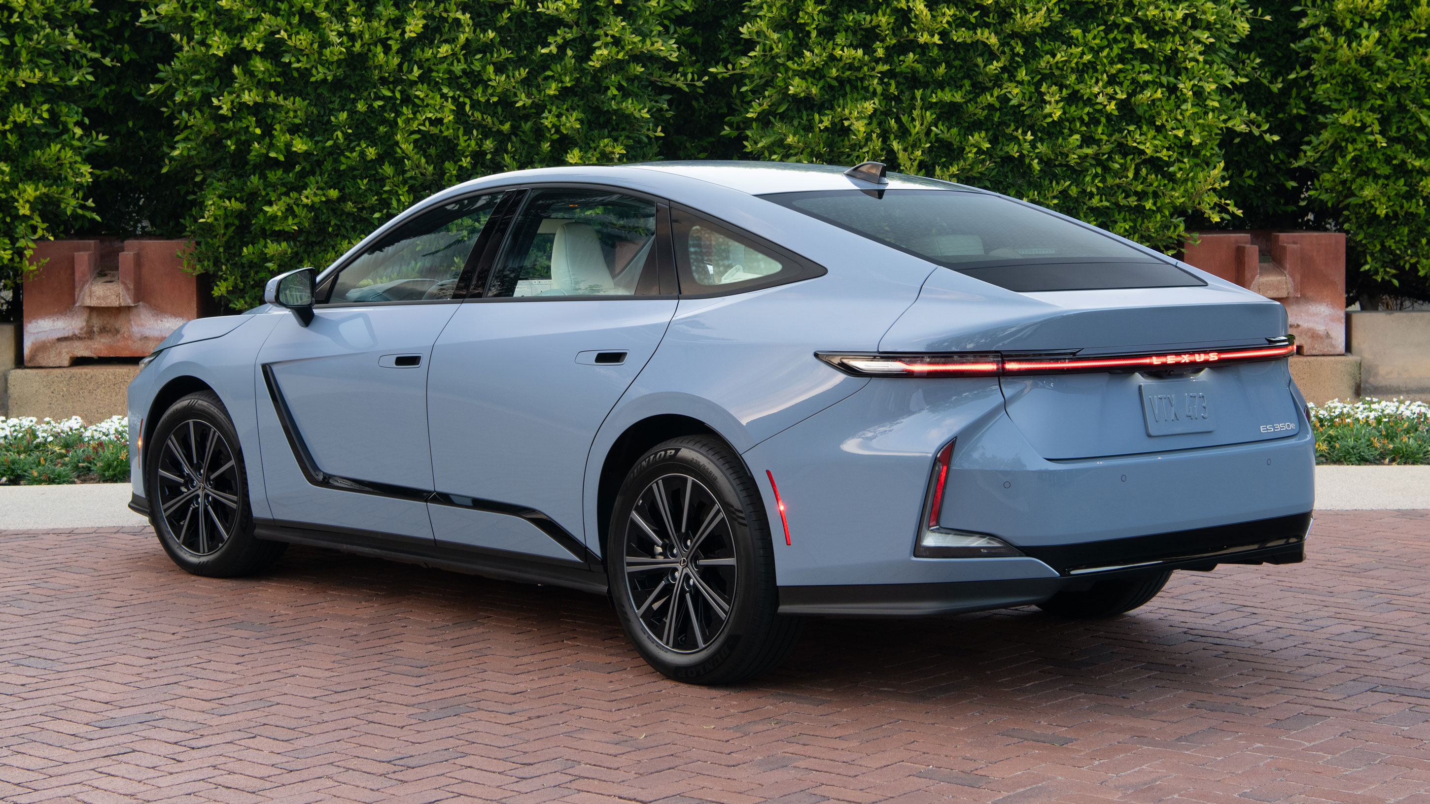 Lexus ES - rear static