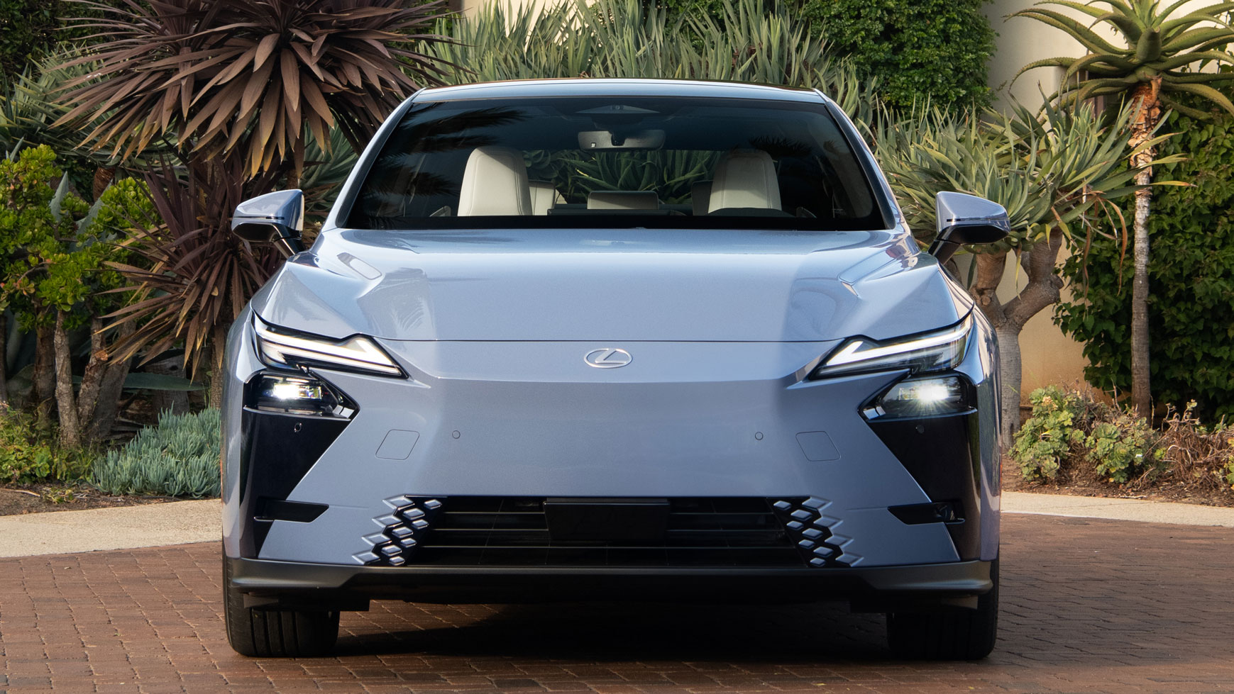 Lexus ES - full front static