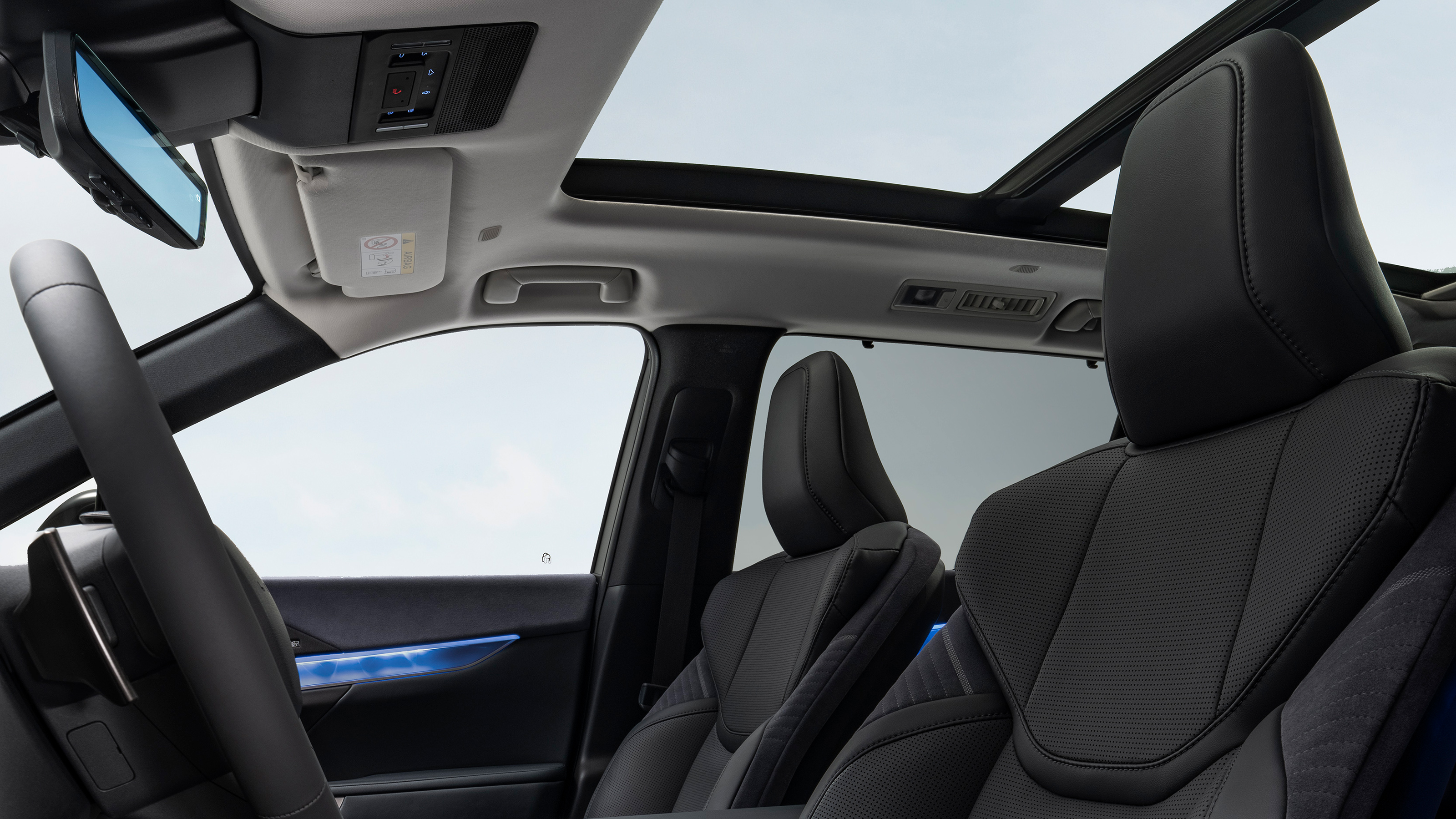 Lexus TZ - front seats