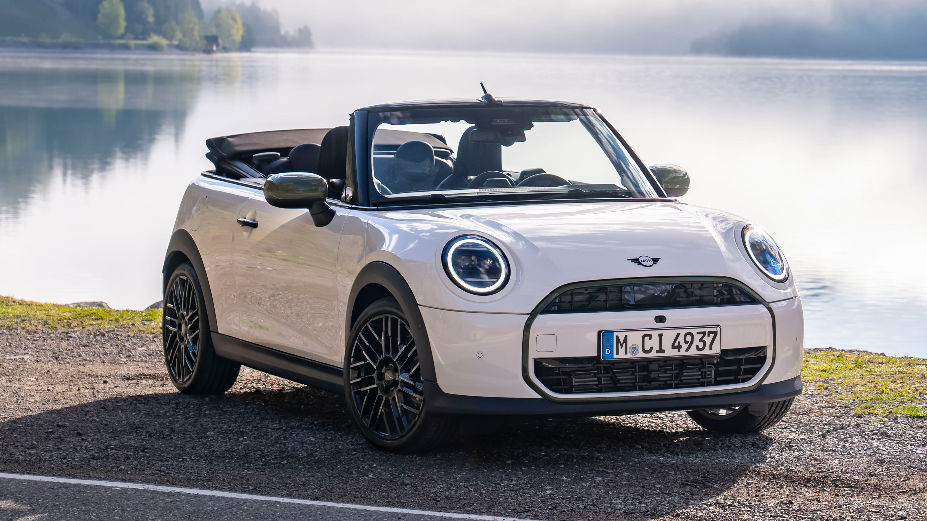 MINI Cooper Convertible S Paul Smith Edition - front 3/4