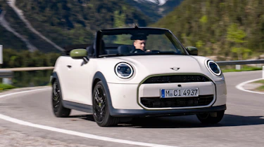 MINI Cooper Convertible S Paul Smith Edition - front cornering
