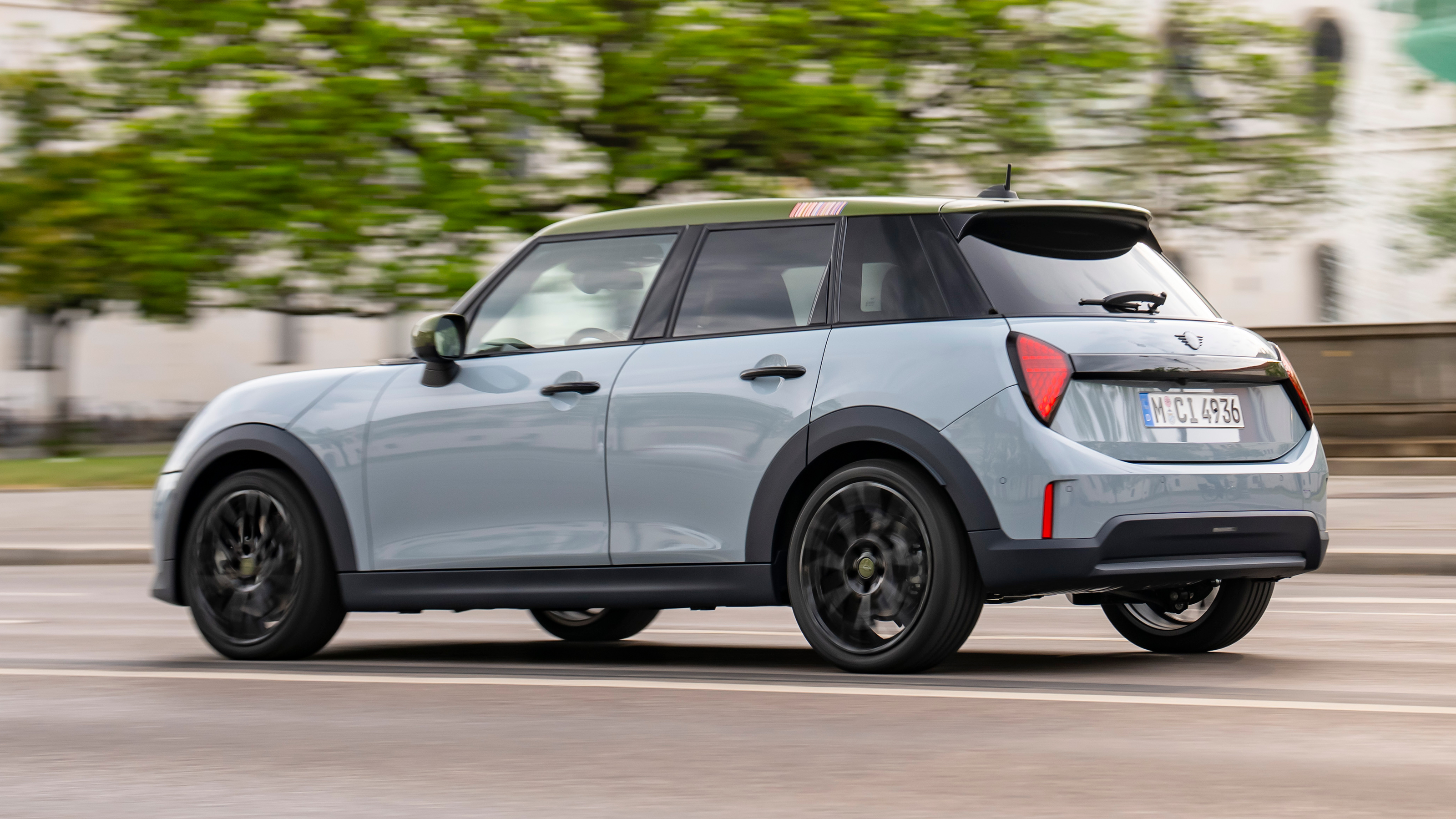 MINI Cooper S 5-Door Paul Smith Edition - rear 3/4
