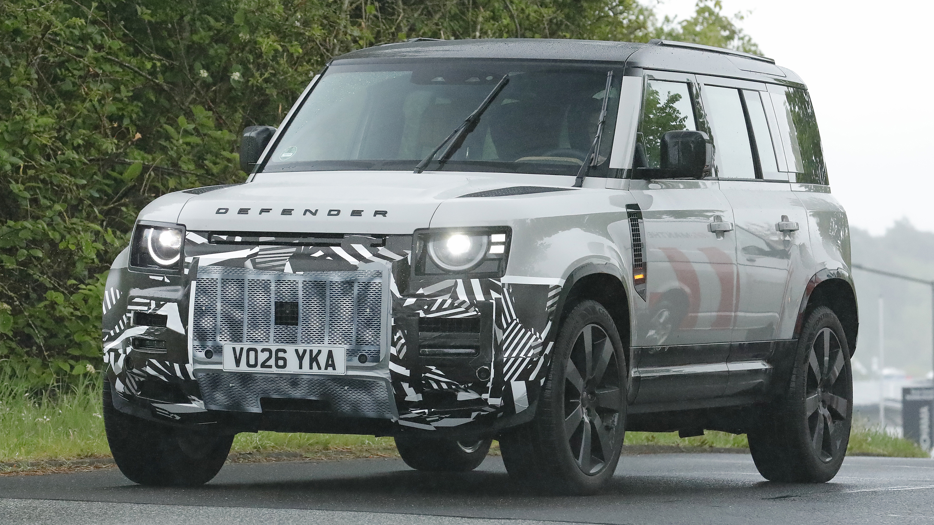 2027 Land Rover (camouflaged) - front