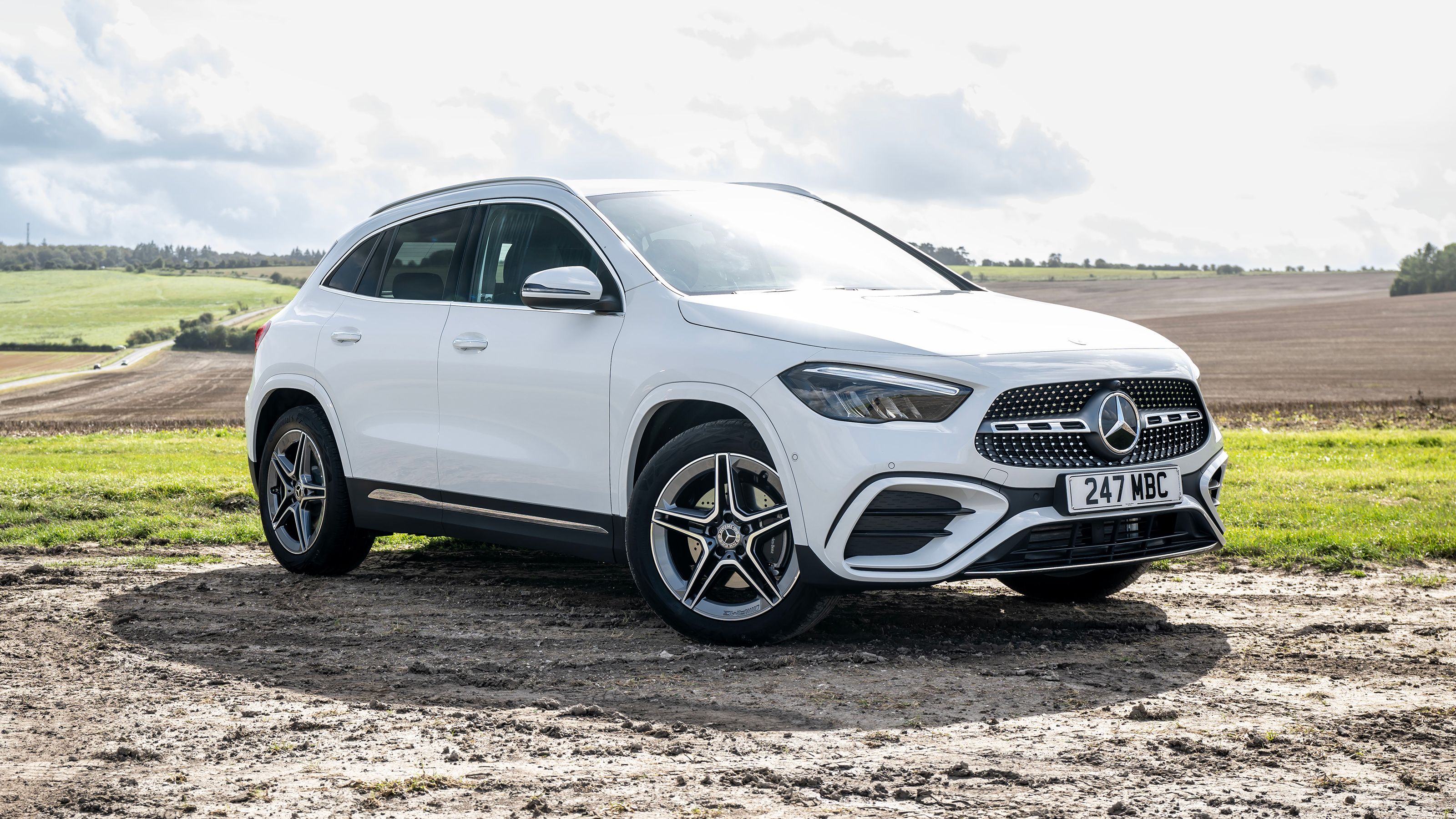 Mercedes GLA - front static