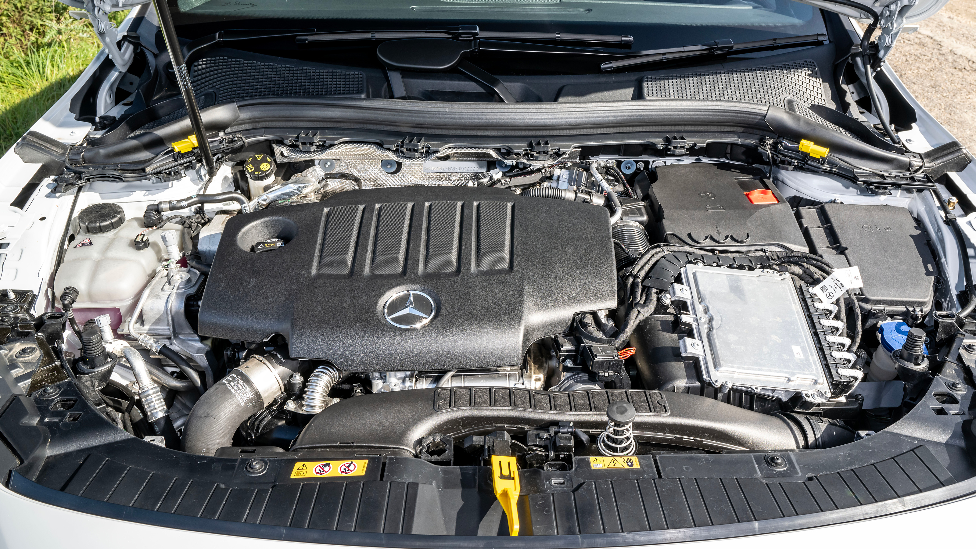 Mercedes GLA - engine bay