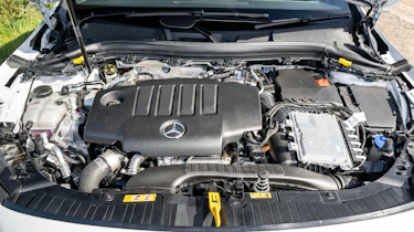 Mercedes GLA - engine bay