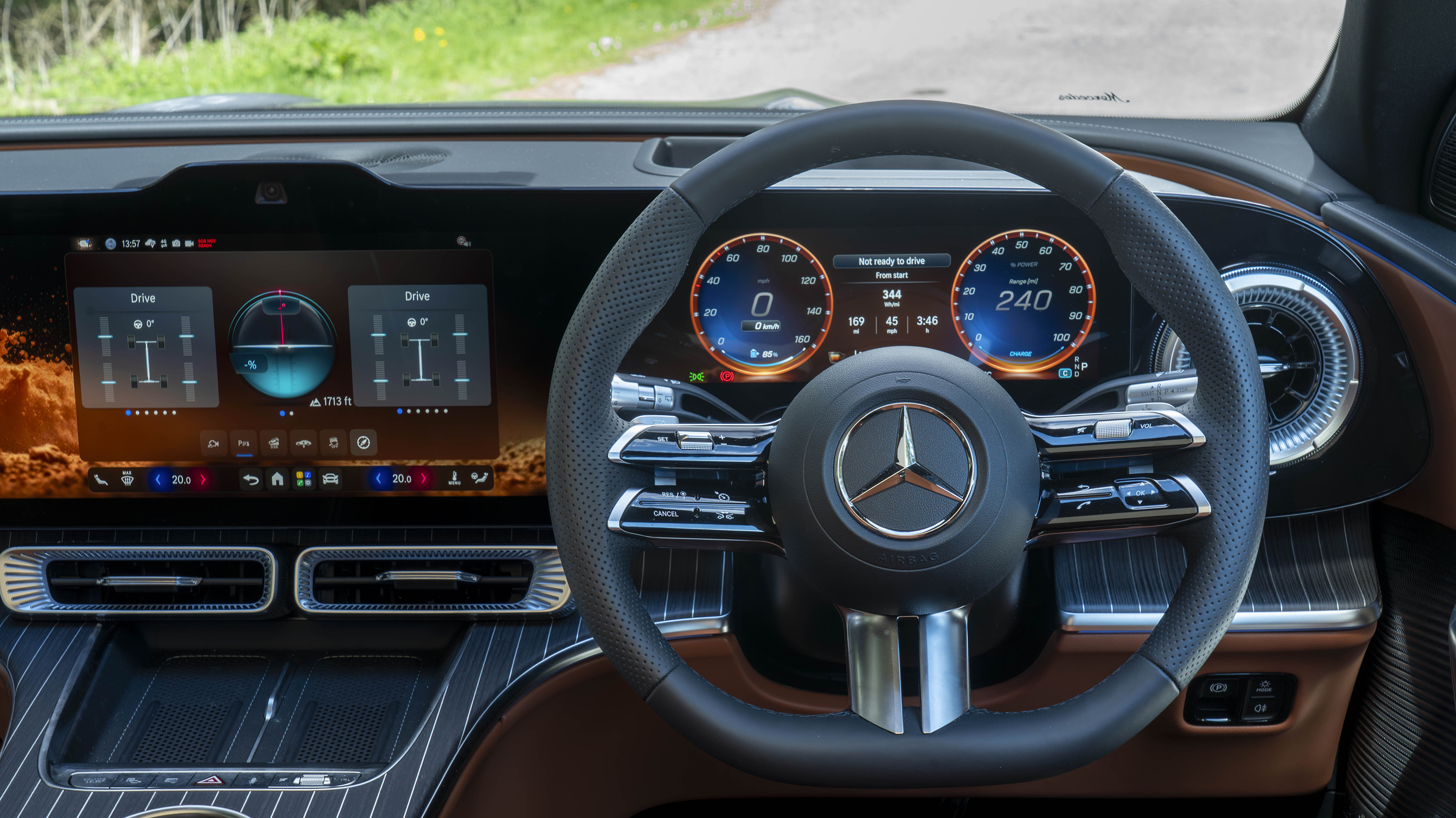 Mercedes GLC Electric - front interior 