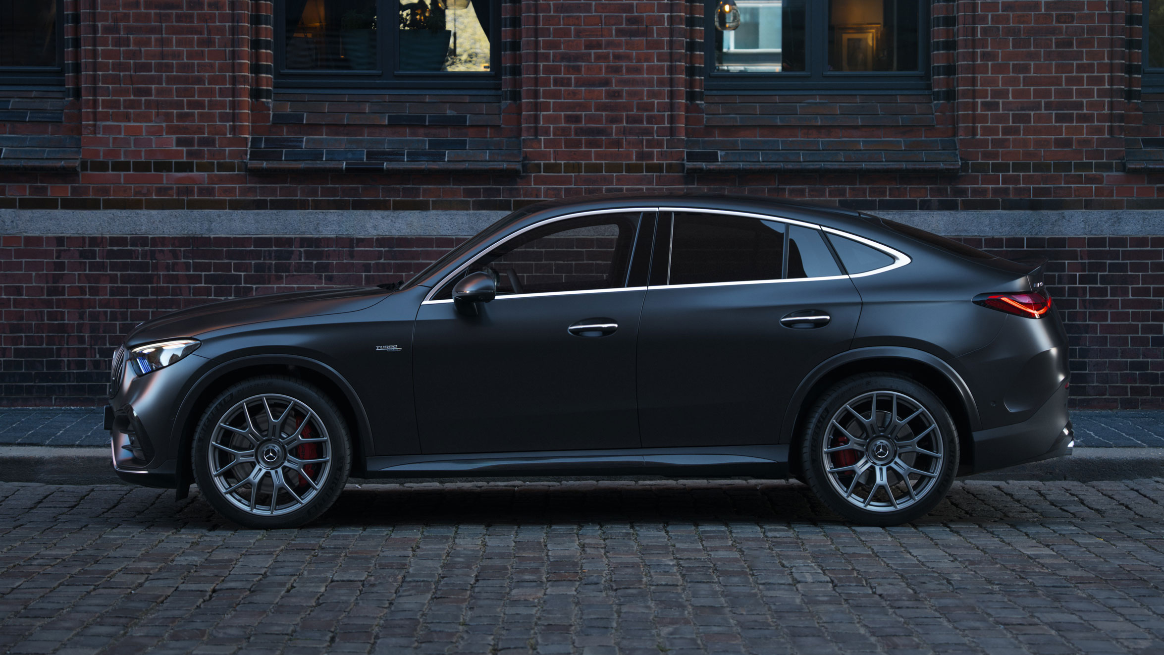 Mercedes-AMG GLC 53 - side