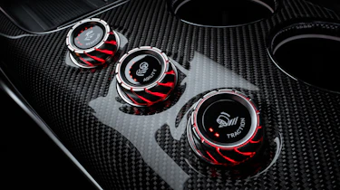 Mercedes-AMG GT 4-Door Coupe - buttons