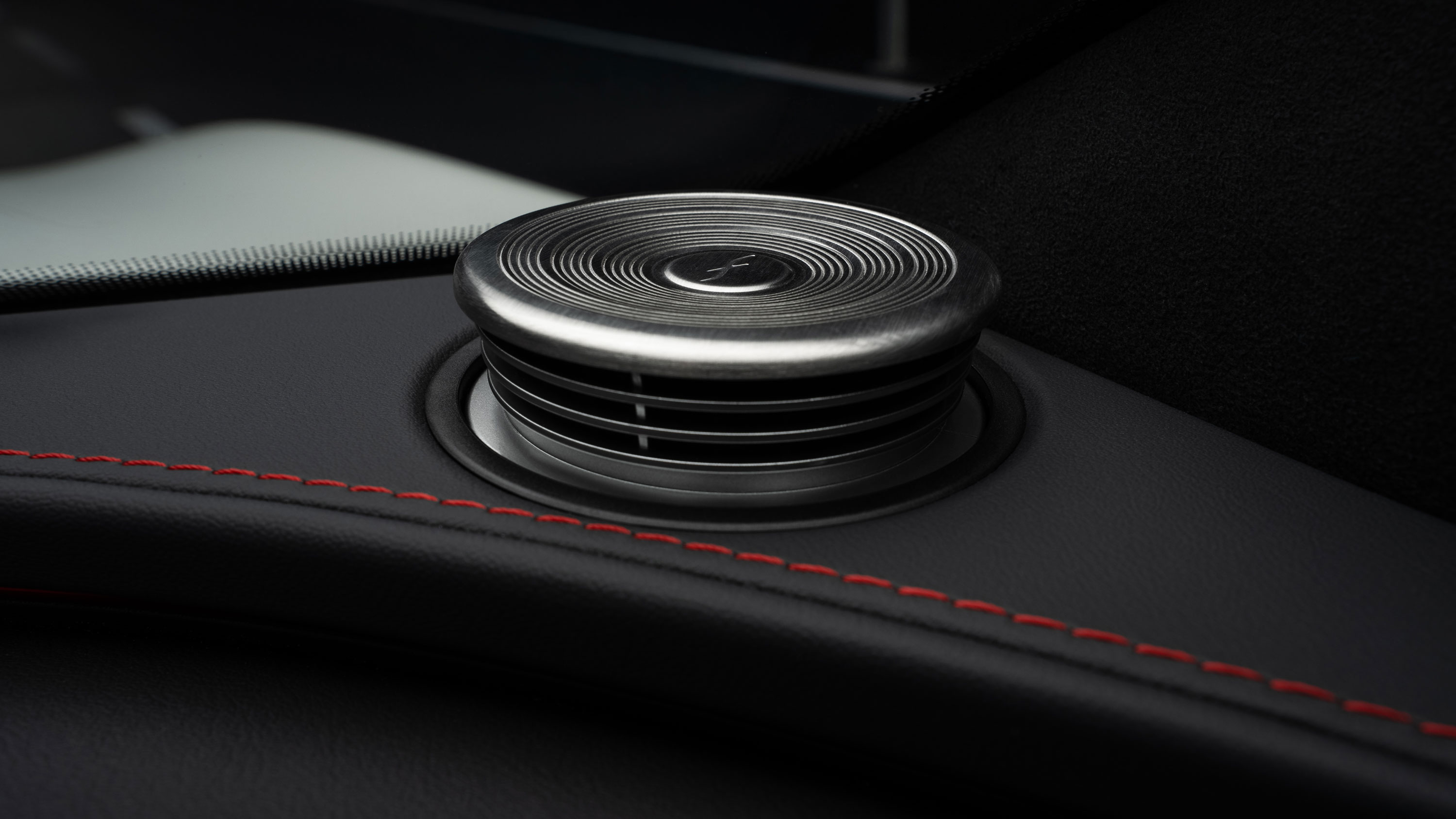 Mercedes-AMG GT 4-Door Coupe - control