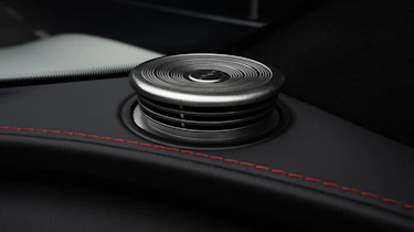Mercedes-AMG GT 4-Door Coupe - control