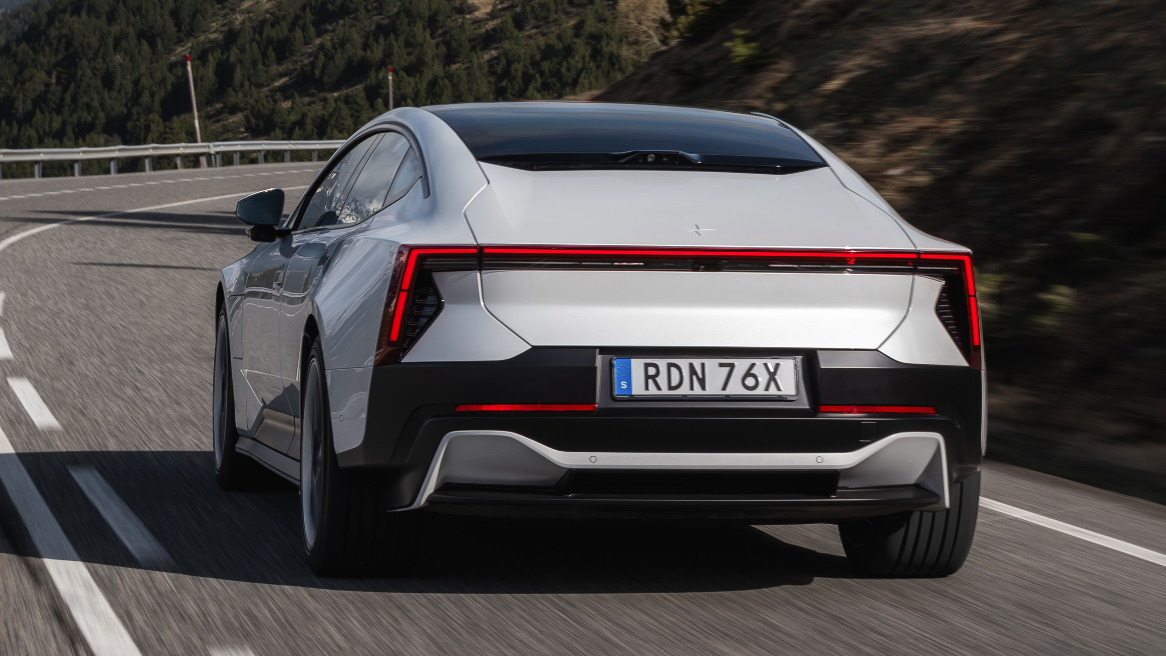 Polestar 5 - rear tracking