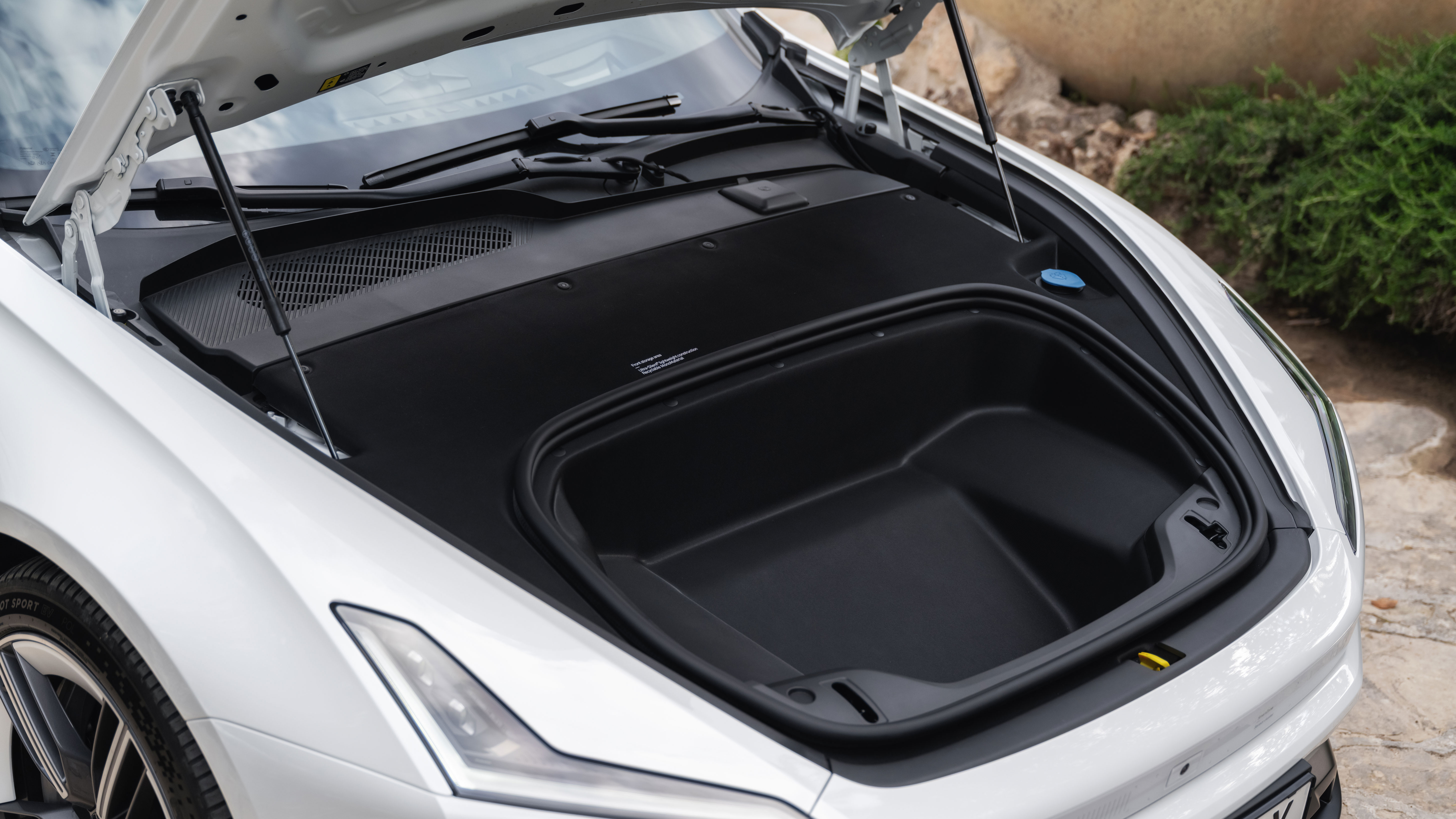 Polestar 5 - front storage