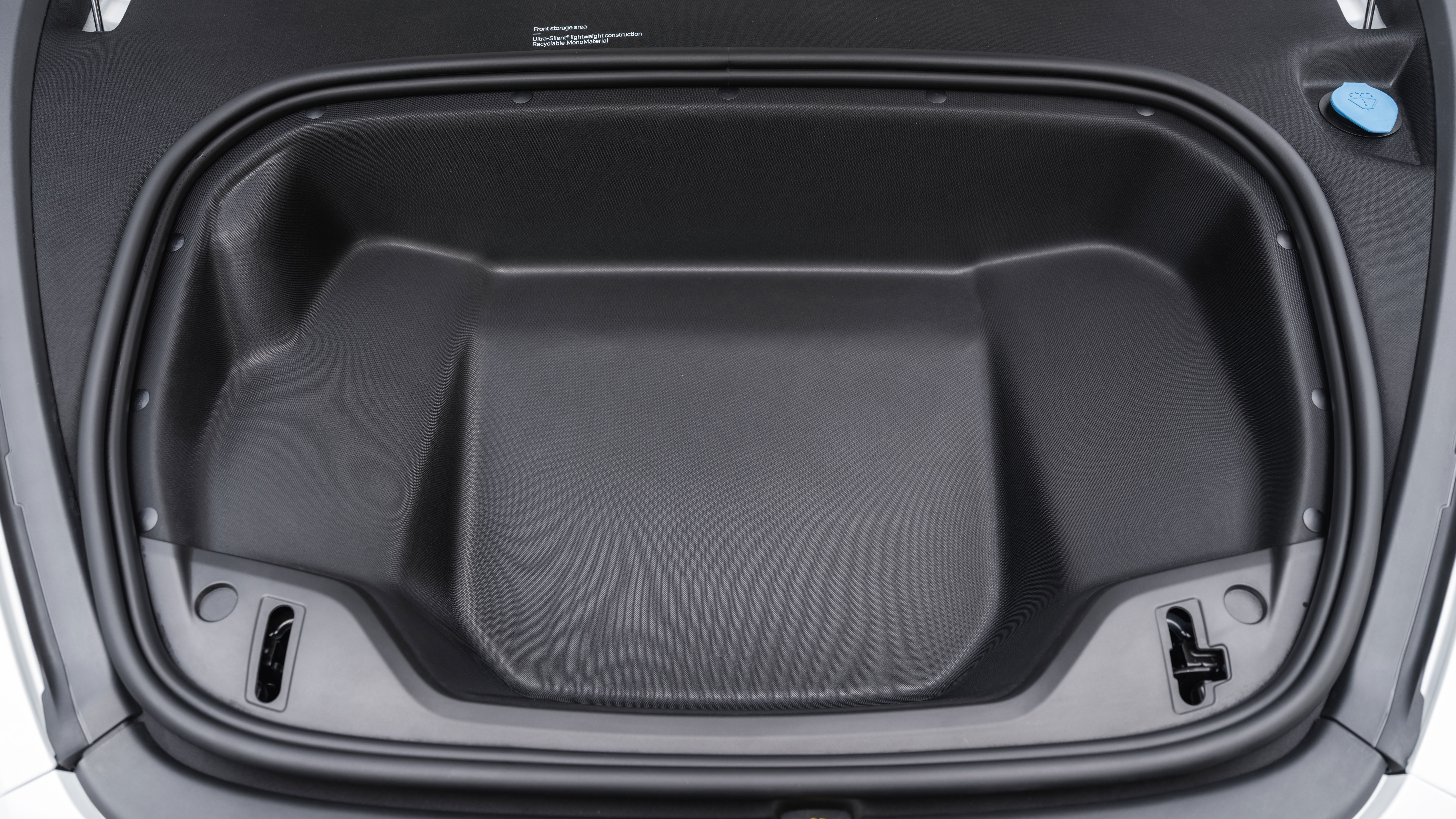 Polestar 5 - front boot