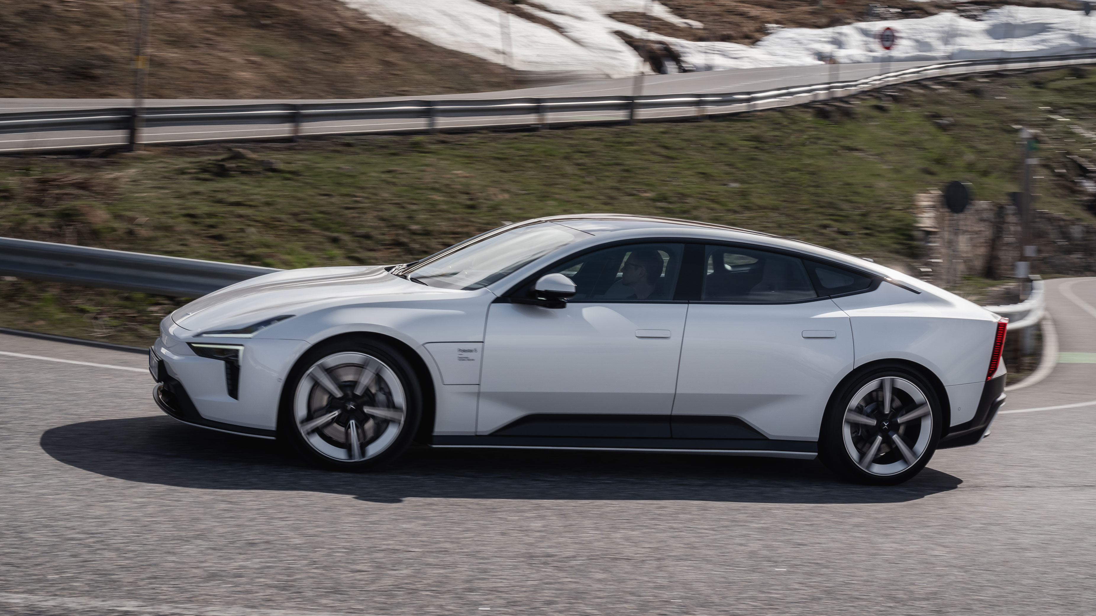 Polestar 5 - side