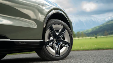 Porsche Cayenne Coupe - wheel