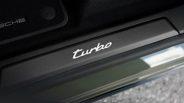 Porsche Cayenne Coupe - sill