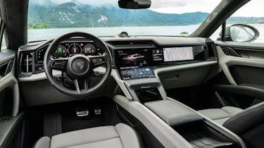 Porsche Cayenne Coupe - dash