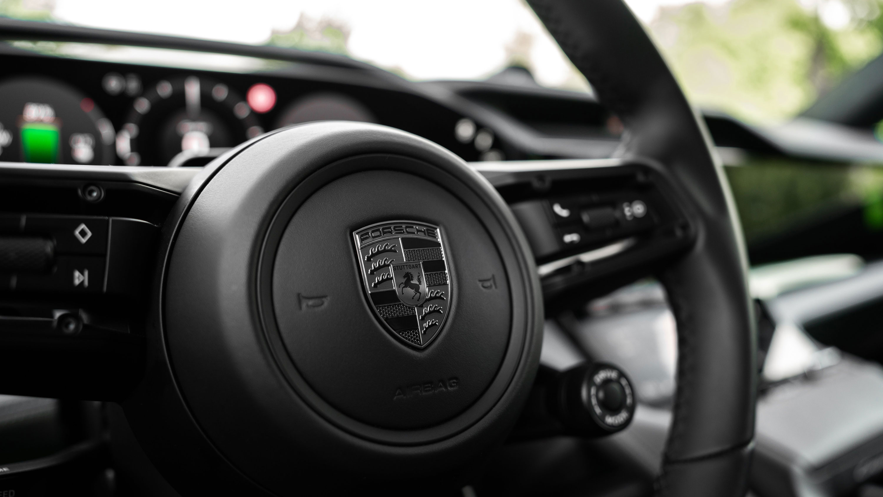 Porsche Cayenne Coupe - steering wheel