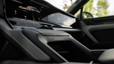 Porsche Cayenne Coupe - centre console