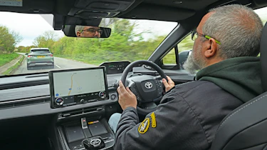 Toyota C-HR+ - driving