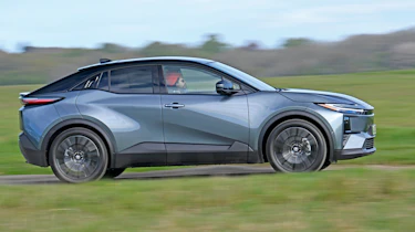 Toyota C-HR+ - dynamic side profile