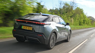 Toyota C-HR+ - rear tracking
