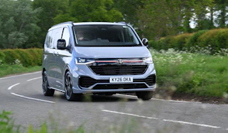 Volkswagen Transporter Sportline - front cornering