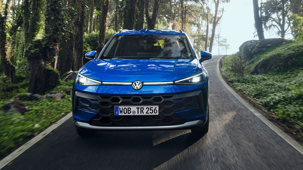 Volkswagen T-Roc Hybrid - full front