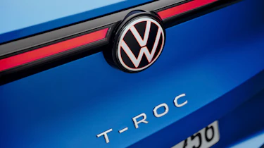 Volkswagen T-Roc Hybrid - T-Roc badge