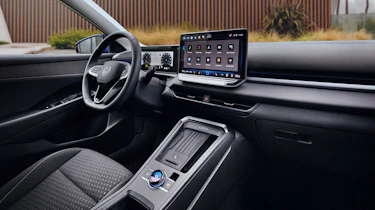 Volkswagen T-Roc Hybrid - cabin