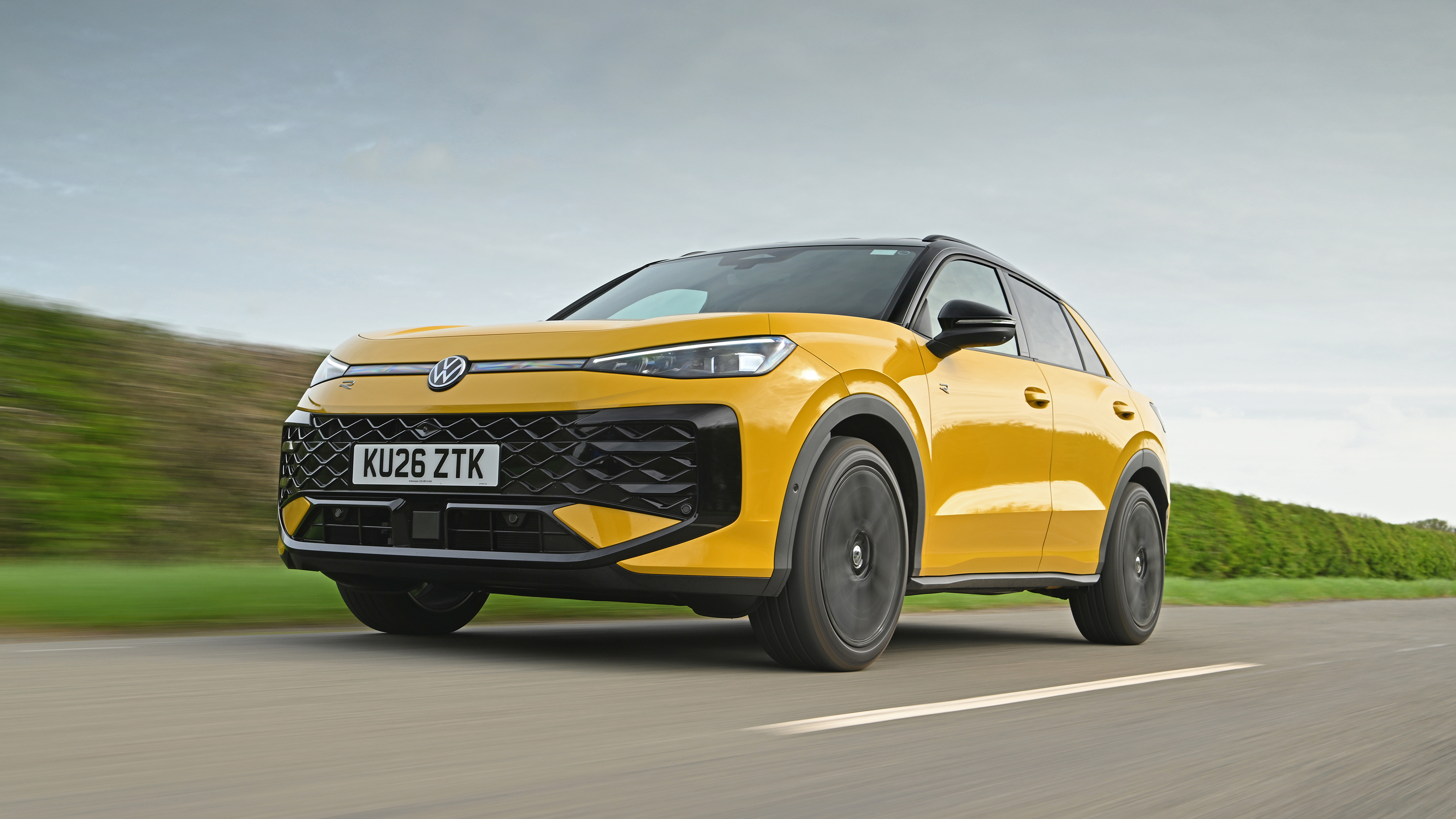 Volkswagen T-Roc - front tracking 