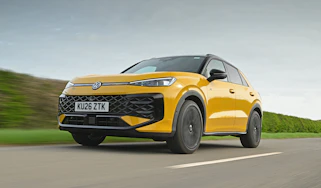 Volkswagen T-Roc - front tracking