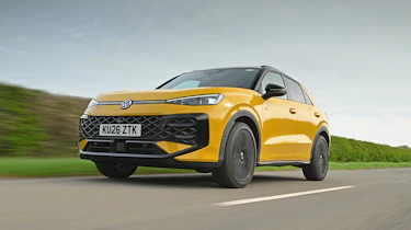 Volkswagen T-Roc - front tracking