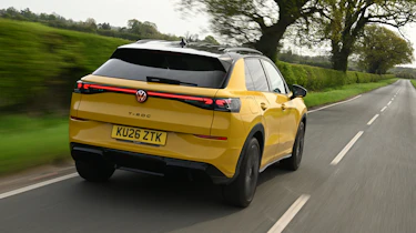 New Volkswagen T-Roc 2026 - rear tracking