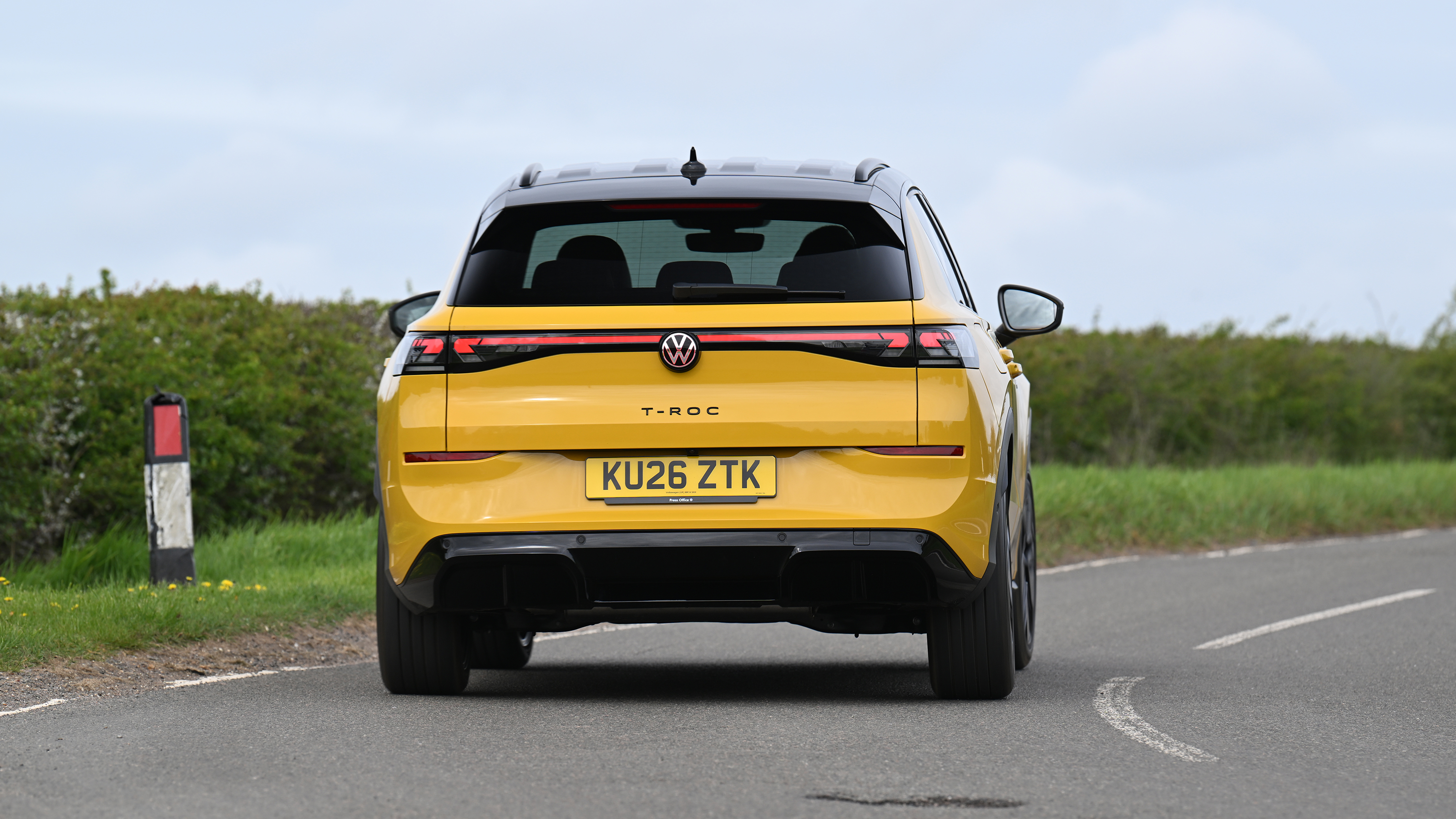 New Volkswagen T-Roc 2026 - rear cornering 