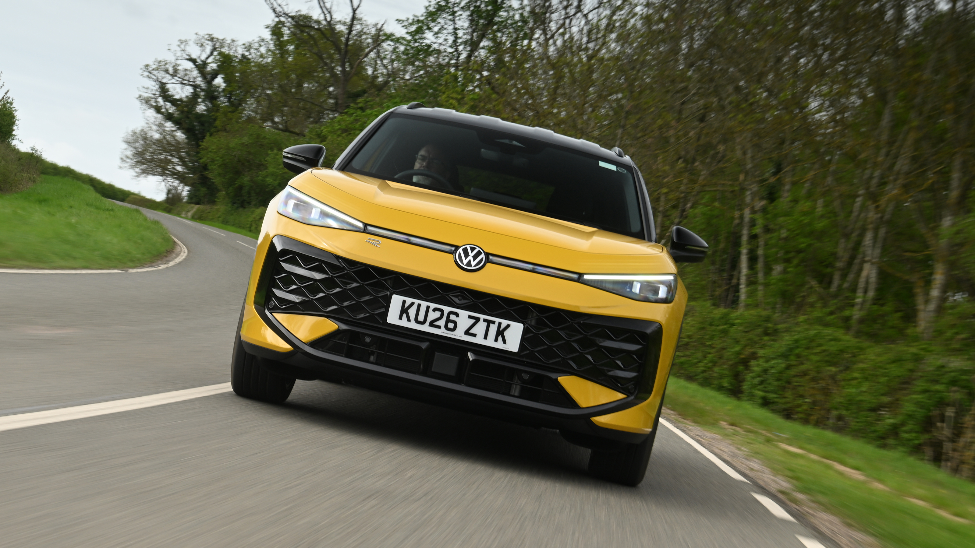 New Volkswagen T-Roc 2026 - front cornering 