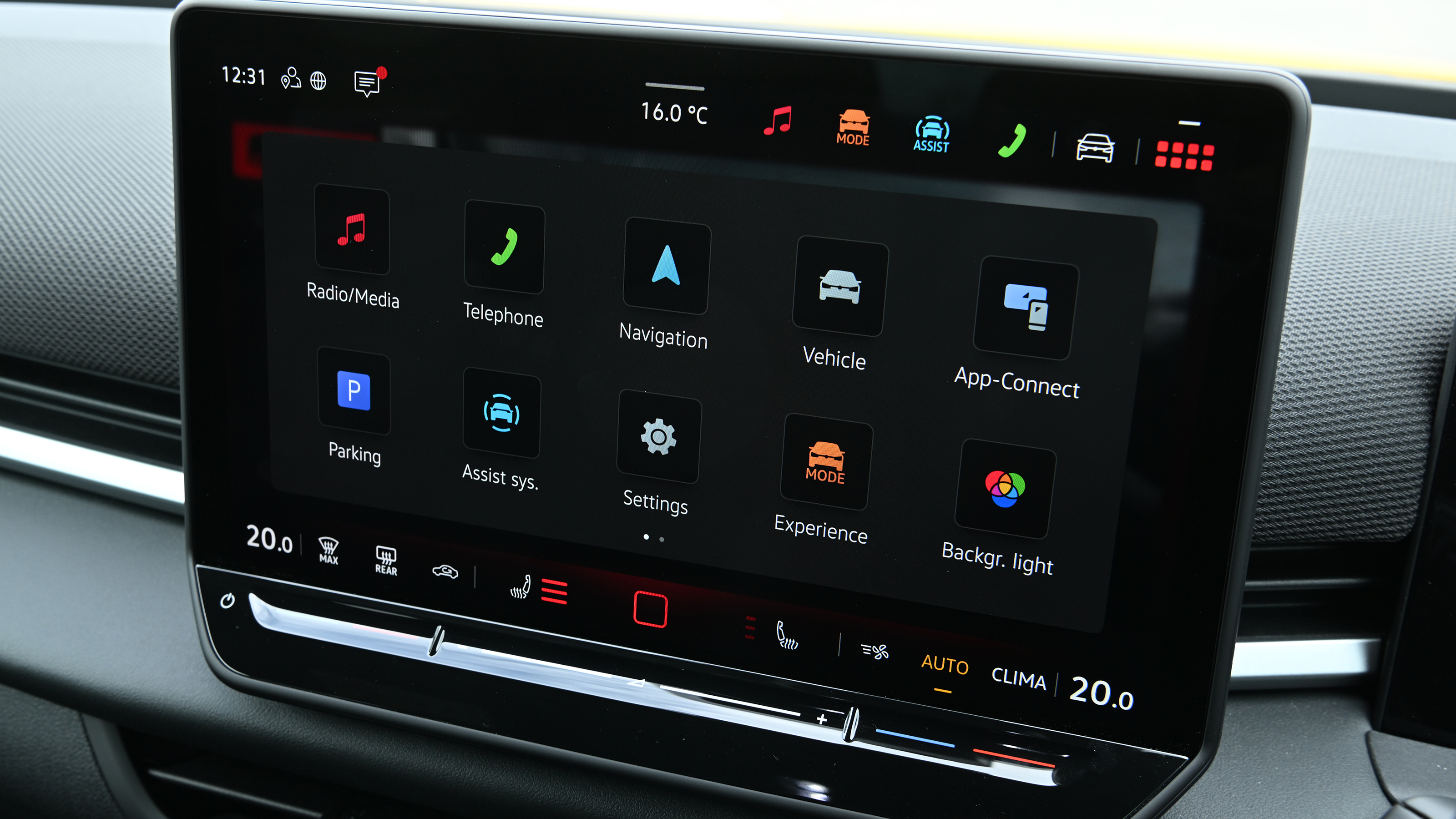 New Volkswagen T-Roc 2026 - infotainment screen 