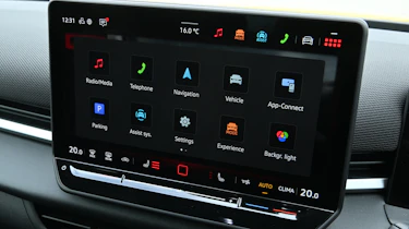 New Volkswagen T-Roc 2026 - infotainment screen