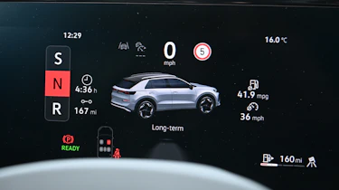 Volkswagen T-Roc - driver's display