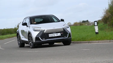 Toyota C-HR - front cornering