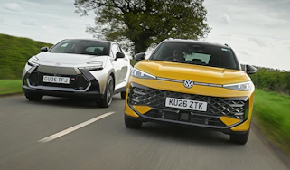 Volkswagen T-Roc and Toyota C-HR - front tracking
