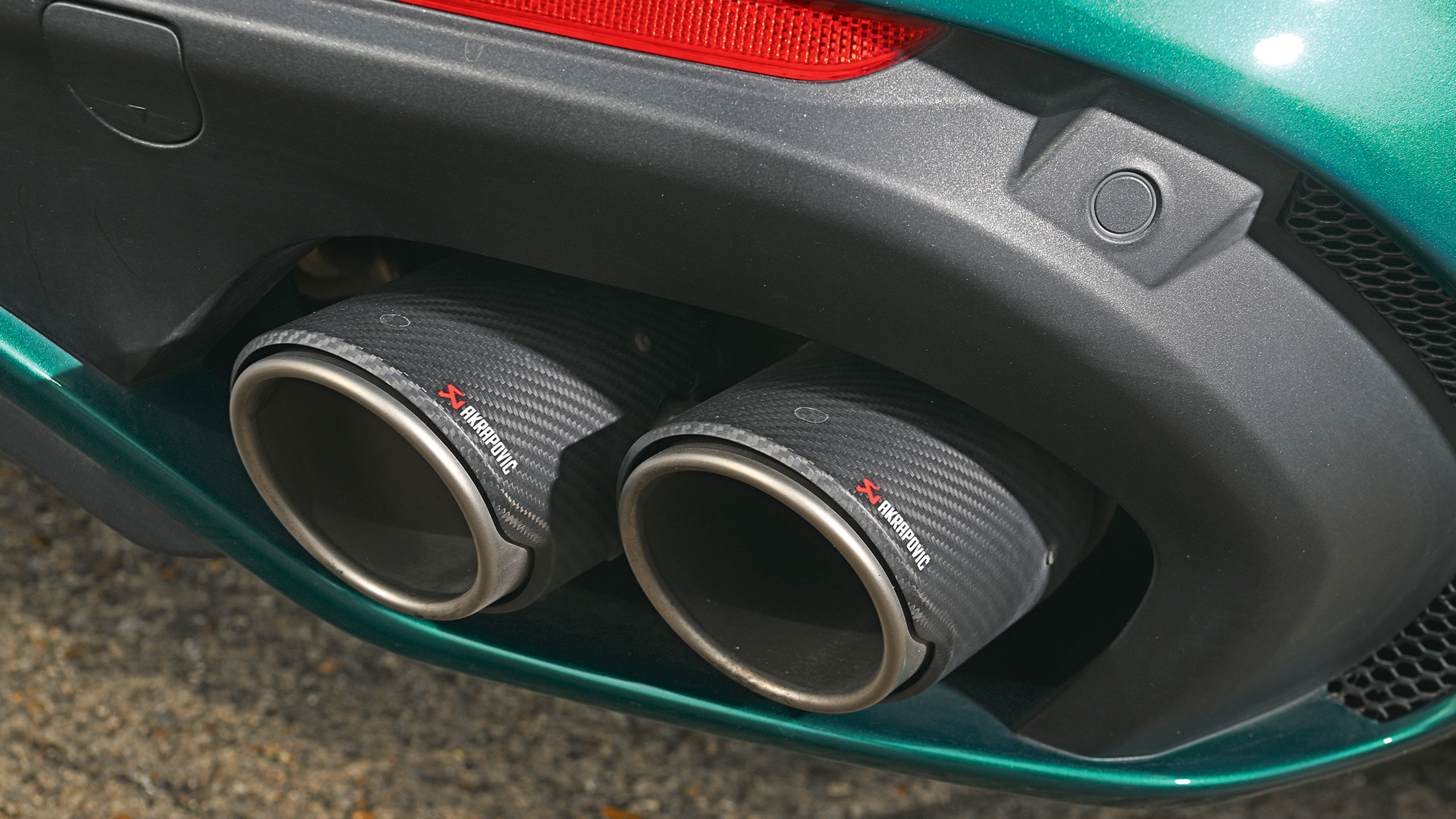 Alfa Stelvio Quadrifoglio - exhaust
