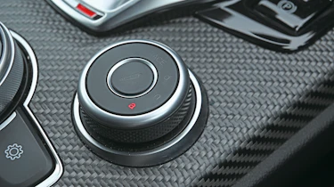 Alfa Stelvio Quadrifoglio - mode selector