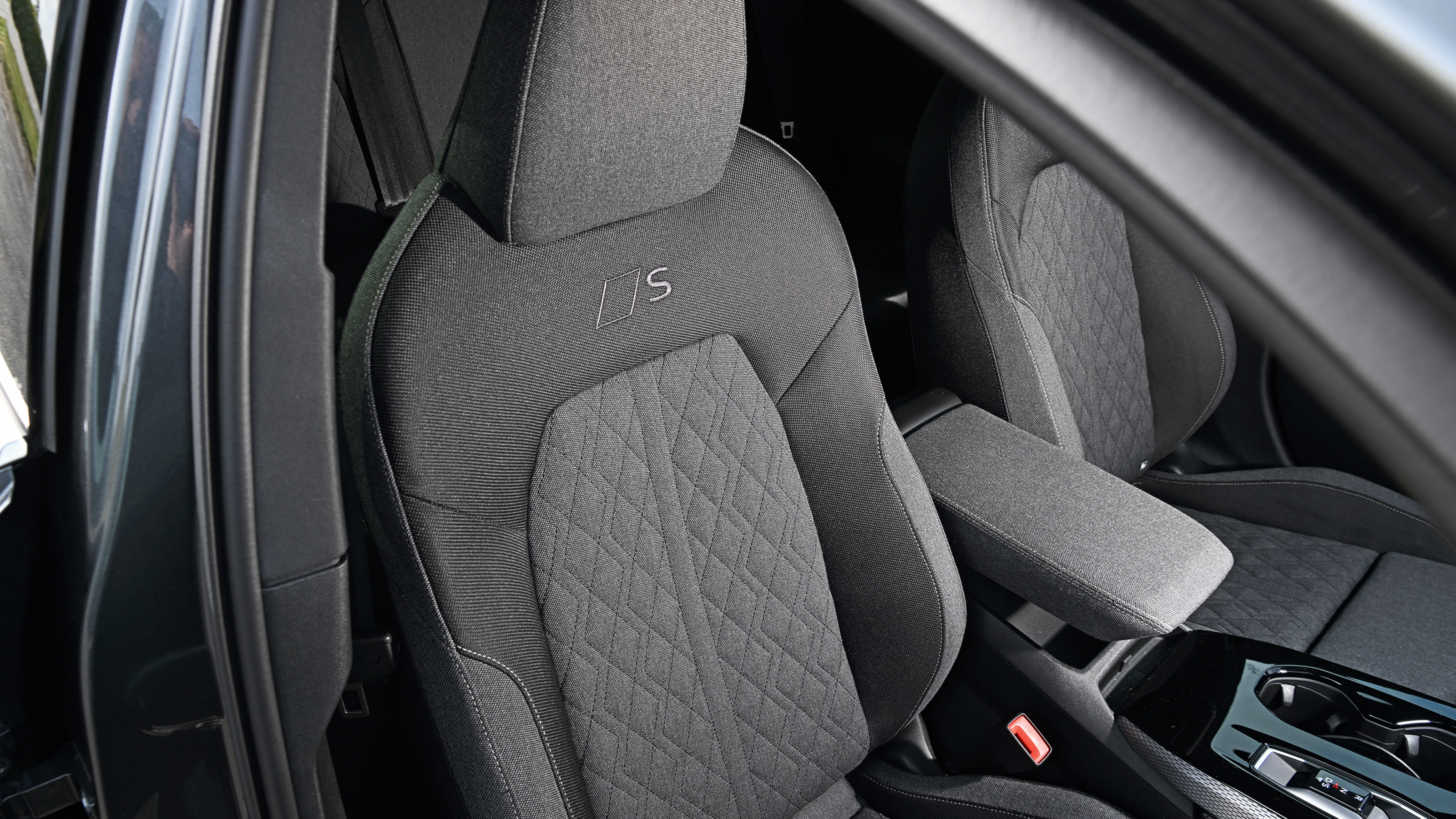 Audi A5 Saloon e-hybrid - seats