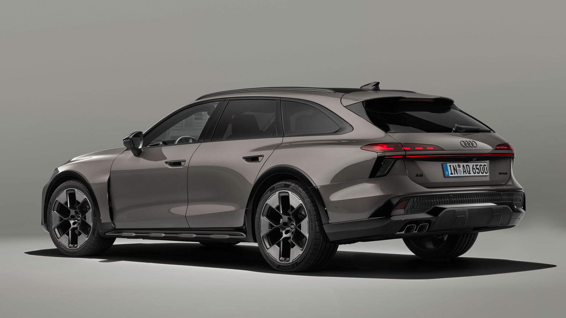 Audi A6 Allroad - front studio
