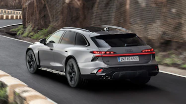 Audi A6 Allroad - rear action